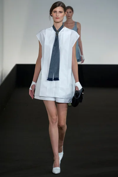 Look 8